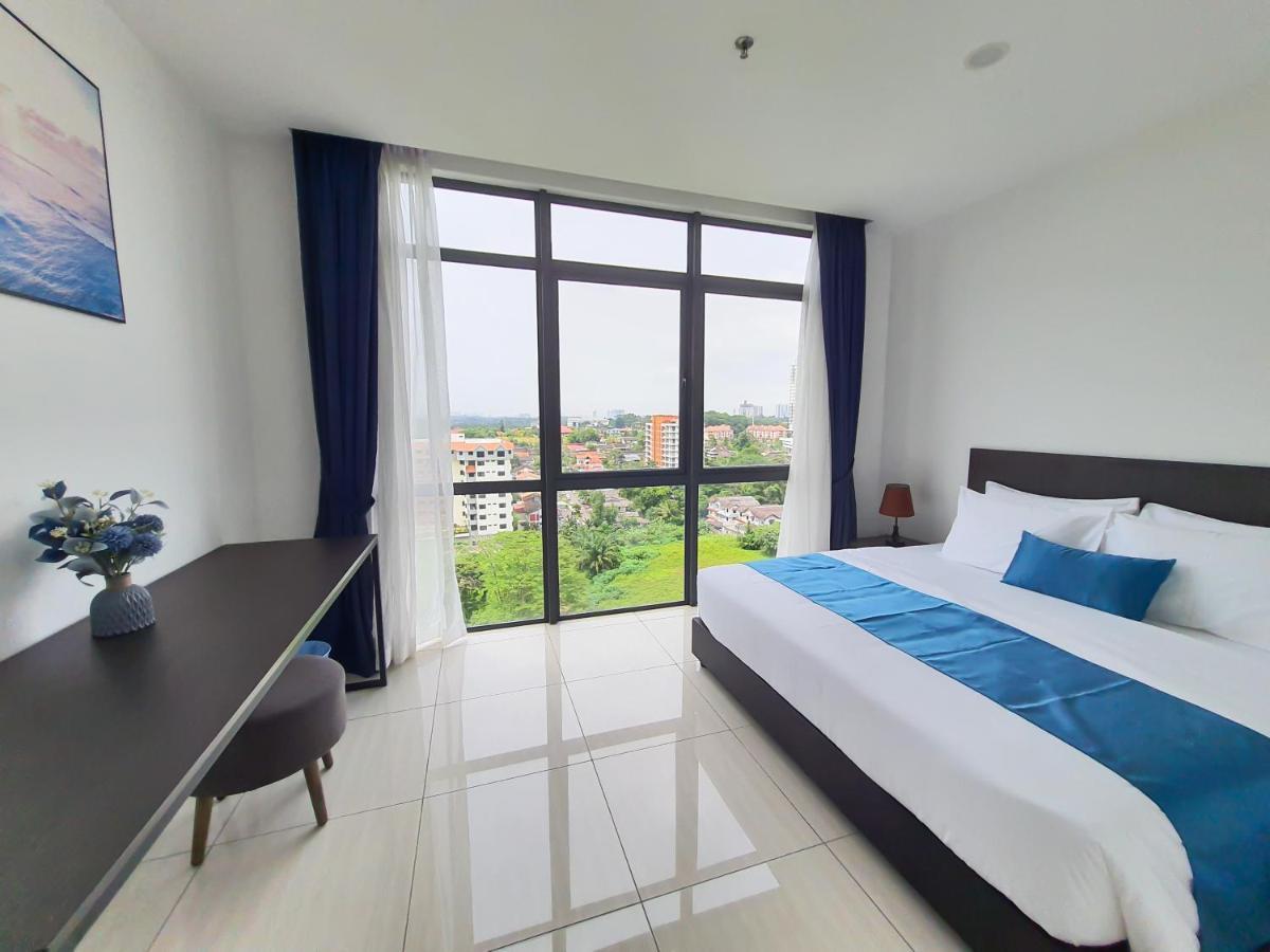 Ramada Suites By Wyndham The Straits Johor Bahru Exterior foto