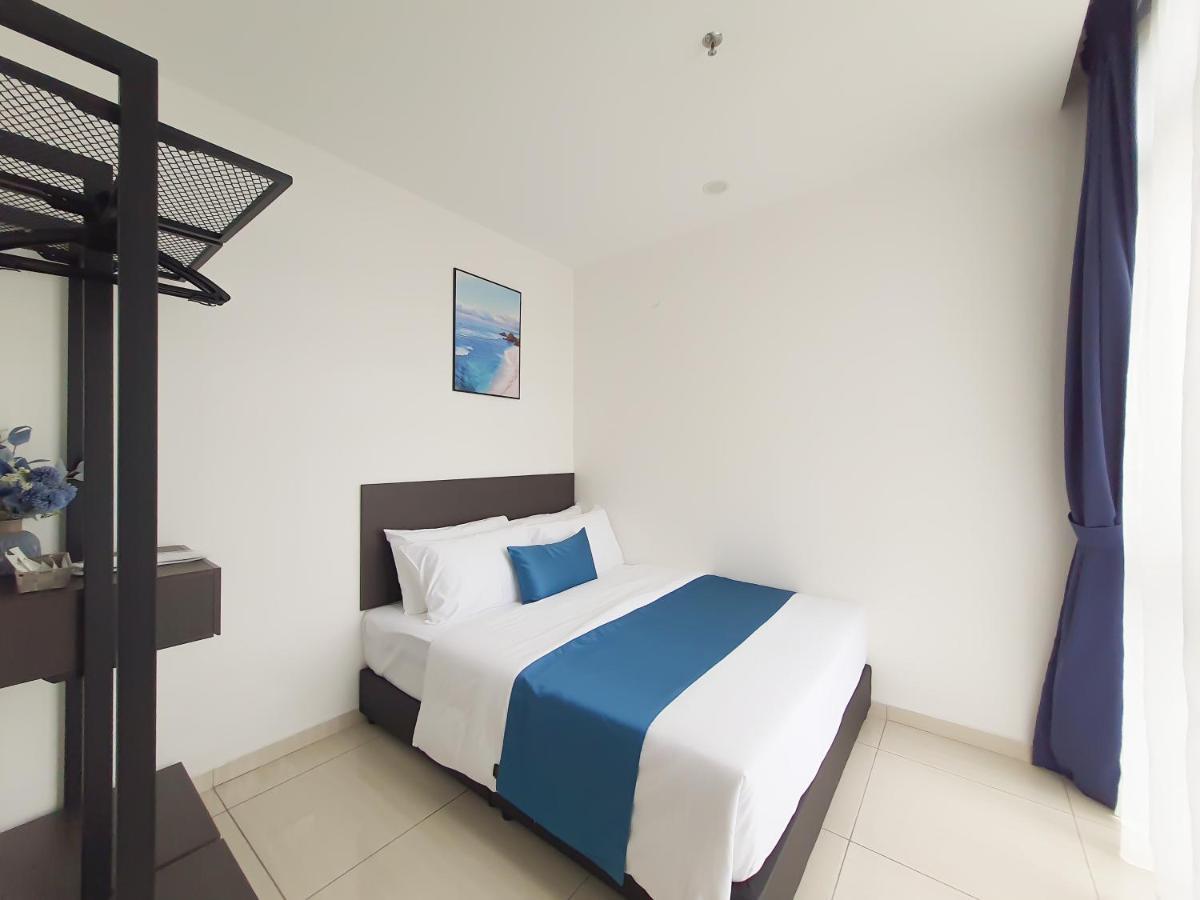 Ramada Suites By Wyndham The Straits Johor Bahru Exterior foto