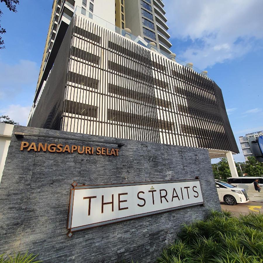 Ramada Suites By Wyndham The Straits Johor Bahru Exterior foto
