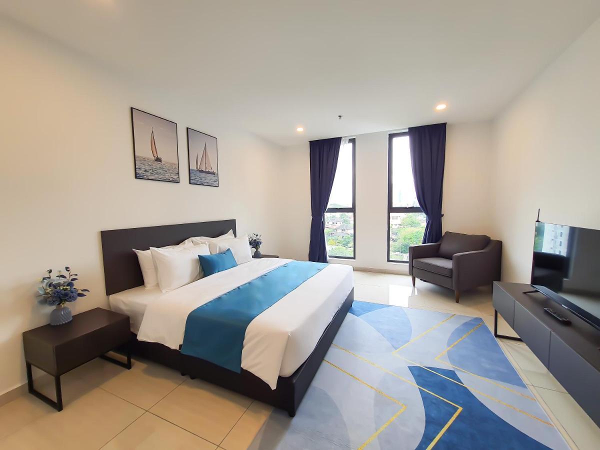 Ramada Suites By Wyndham The Straits Johor Bahru Exterior foto