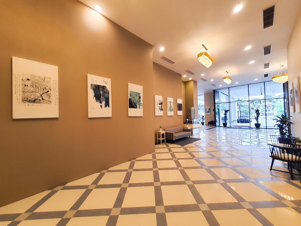 Ramada Suites By Wyndham The Straits Johor Bahru Exterior foto