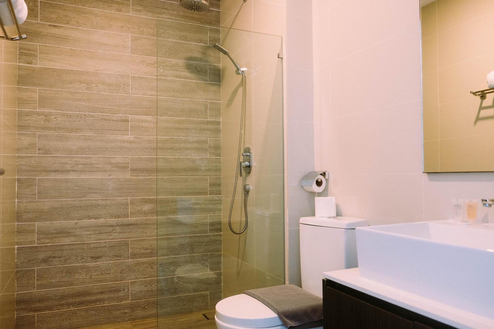 Ramada Suites By Wyndham The Straits Johor Bahru Exterior foto